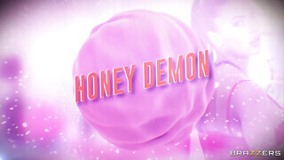 Honey Demon a csábító fitt milf mami