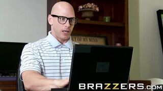Joslyn James imádja a méretes rúdat