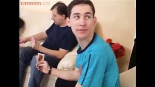 Zsuzsit a roma tini kis csajt partiba nyomják