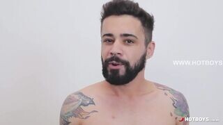 Argentin csávót kúrják a gigászi farkú néger pasik