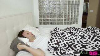 Perverz tini csajszi a nevelő faterjával kupakol