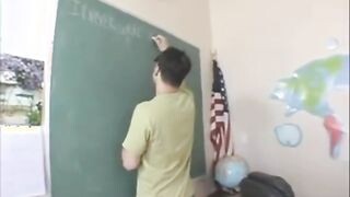 Hatalmas mellű tanárnők