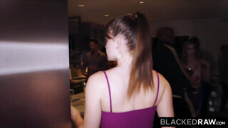 Riley Reid élvezi ha négerek basszák