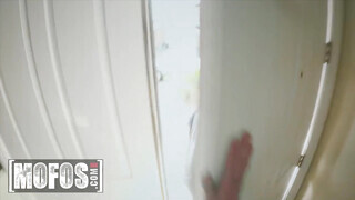 Mofos - Lisey Sweet a bűbájos fehérneműs világos szőke milf