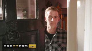 Brazzers - Amber Jayne kipróbálja a méretes pöcst