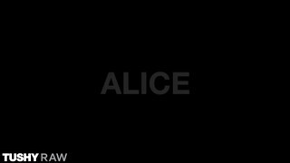 TUSHYRAW - Alice Pink popója megkúrelva
