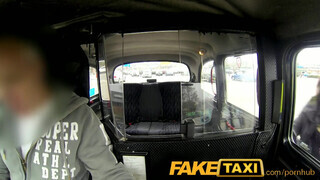 FakeTaxi - a kicsike lopós fekete pipi megbánja amit tett