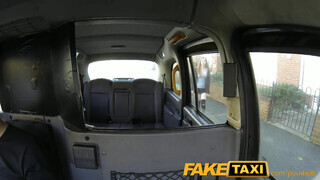 FakeTaxi - lesbi lányok egymást szopkodják