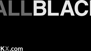 AllBlackX - Cecilia Lion a dögös szőrös muffos tini