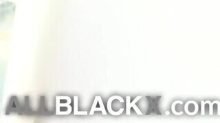 AllBlackX - Lala Ivey a gigászi tőgyes tini