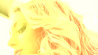 Wicked - Kayley Gunner a termetes picsájú milf