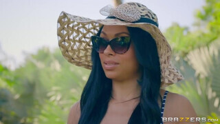 Bethany Benz a szexfüggő latina milf - Brazzers
