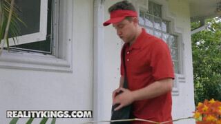 Reality Kings - kivarrott anyuci és egy fiatal örömrúd esete