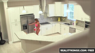 Reality Kings - a latinos latina Bianka termetes segge megrakva
