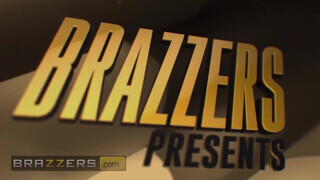 Brazzers - Cherie Deville tini ürgével kamatyol