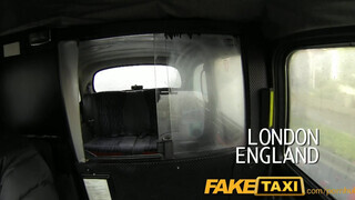 FakeTaxi - óriási csöcsű debella lány a taxiban