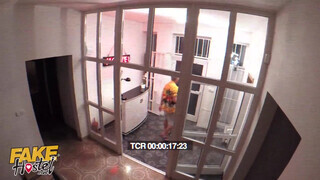 Három lesbi csajszi kényezteti magát - Fake Hostel