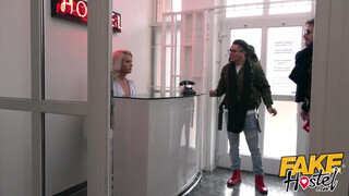 Kathy Anderson a kéjhölgy recepciós - Fake Hostel