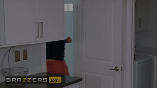 Brazzers - Charlotte Sins idősebb faszival hancúrozik