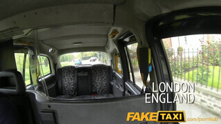 FakeTaxi - Carmel Cox az angol fiatal céda