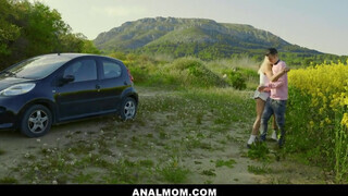 Cherry Kiss megengedi seggbe - Anal mom