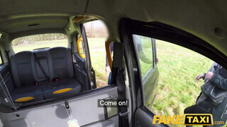 Fake Taxi - Summer Rose két hímtagot kap