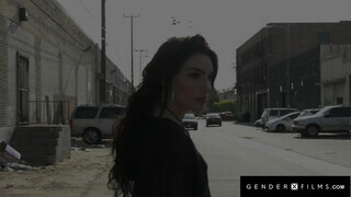 GenderXFilms - Transzvesztita tini lovagol