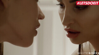White Boxxx - Alyssia Kent és Alyssa Reece a vonzó román lányok