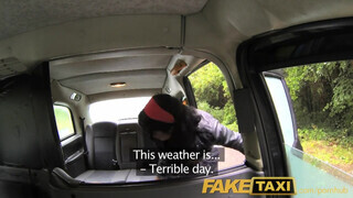 FakeTaxi - brazil csaj fenékbe tolva