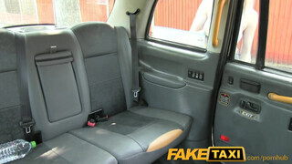 FakeTaxi - tökéletes csöcsű tini gádzsi