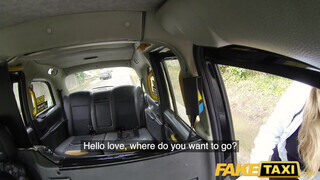 Fake Taxi - Hatalmas cicis fiatal csaj a hátsó ülésen