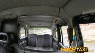 FakeTaxi - Ella Hughes a csinos vörös hajú spiné