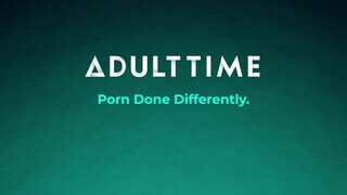 ADULT TIME - Daphne Klyde derekasan hátsó nyílásba rakva