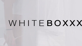 WhiteBoxxx - nyuszinak öltözött lány megkúrelva
