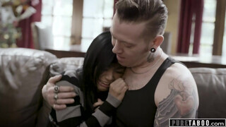 PURE TABOO - Ember Snow depressziós volt a hapsija miatt