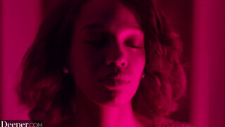 Deeper - Lacey London fehér hímvesszőt akart