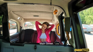 Fake Taxi - Sportos bige megrakva a taxiban