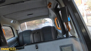 Fake Taxi - Csöcs Zerati a gigantikus csöcsű francia csajszi