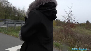 Public Agent - Kiki Minaj a brit fiatal pipi