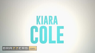 Brazzers - Kiara Cole és Charli Phoenix édeshármasban szexelnek