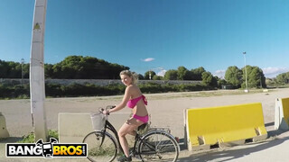BANGBROS - Katerina Hartlova a gigászi kannás milf