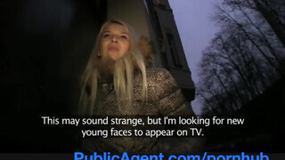 PublicAgent - Karol Lilien a termetes keblű szöszi