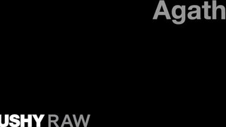 TUSHYRAW - Agatha a dögös vörös hajú bige