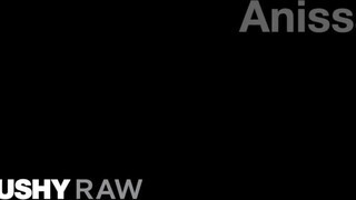 TUSHYRAW - Anissa Kate popójába cerkát tolnak