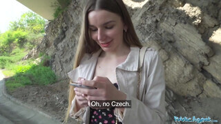 Public Agent - Arina Shy a félénk fiatal szuka