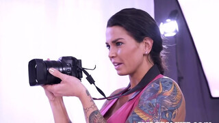 Private com - Chloe Lamour és Eveline Dellai édeshármasban kettyintenek