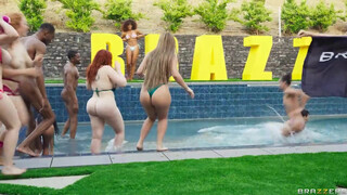 BRAZZERS - Luna Star tini palival szexel