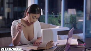 VIXEN - Jade Kush a fullos ázsiai bige