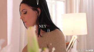 Honey Demon az igazán bűbájos mami