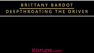 Karups - Brittany Bardot a vonzó világos szőke milf